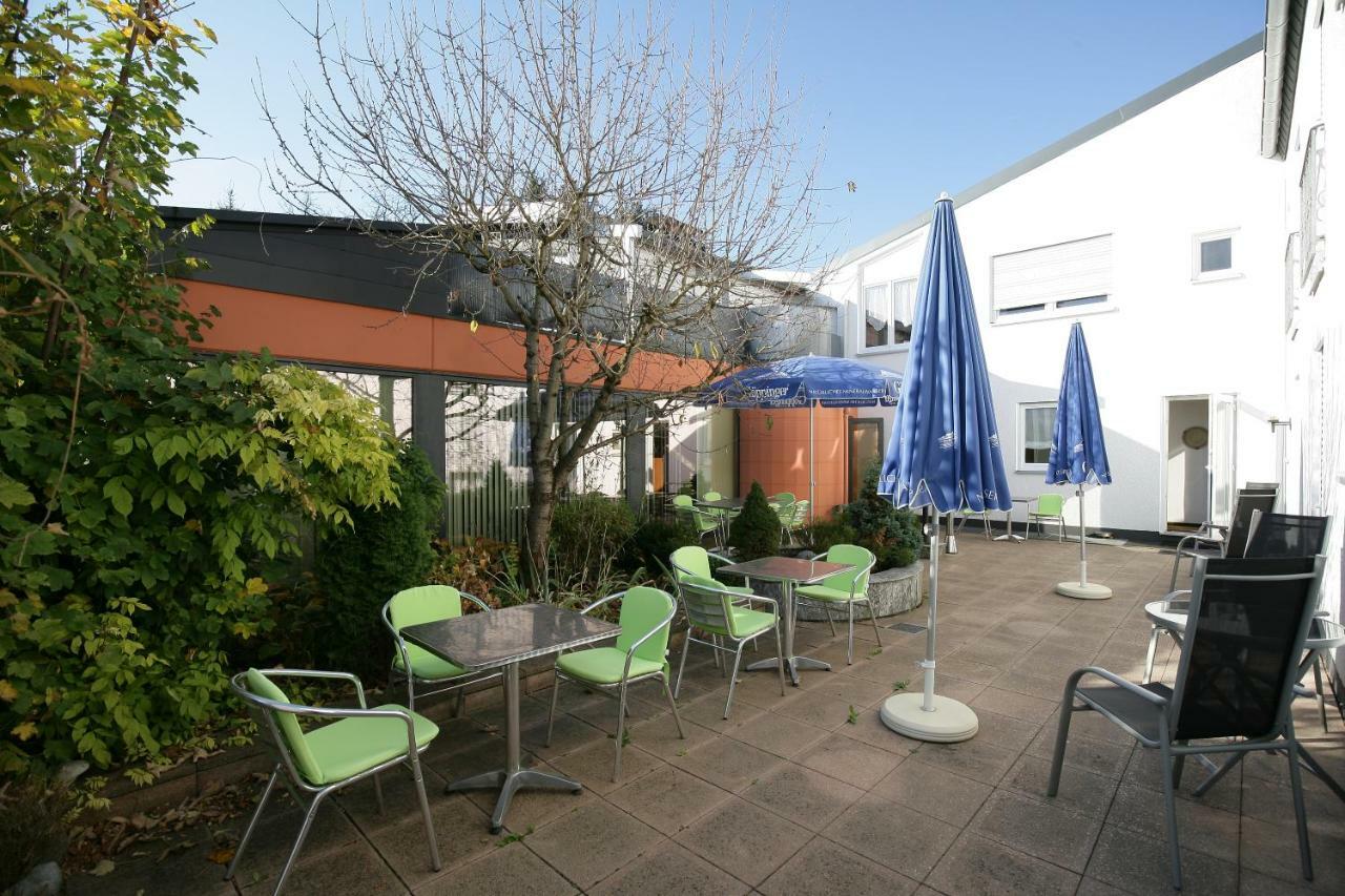 Hotel Am Baronenwald Göppingen Exterior foto