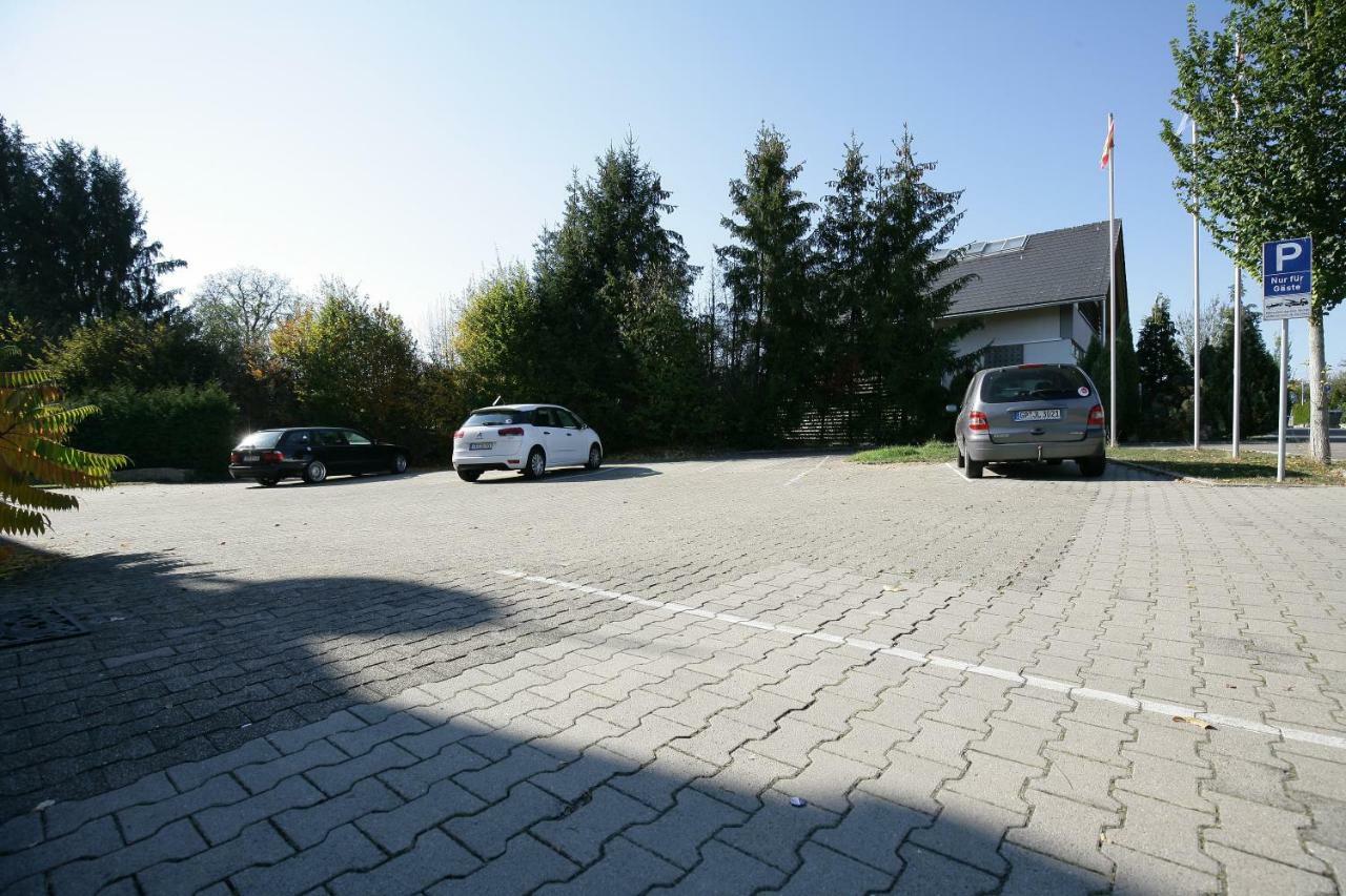 Hotel Am Baronenwald Göppingen Exterior foto